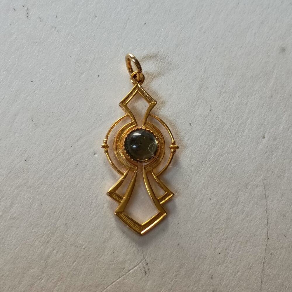 Vintage pendant with stone jewelry charm/pendant ( J16 )